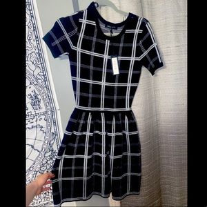 Romeo & Juliet Couture plaid short sleeve dress